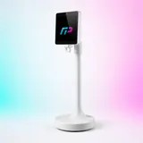Kozen P12 — на поворотной телескопической подставке с логотипом «Платёжных Решений»